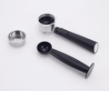 capsule + coffee powder + milk foam three-in-1 coffee machine.  20Bar extract American / cappuccino and other espresso